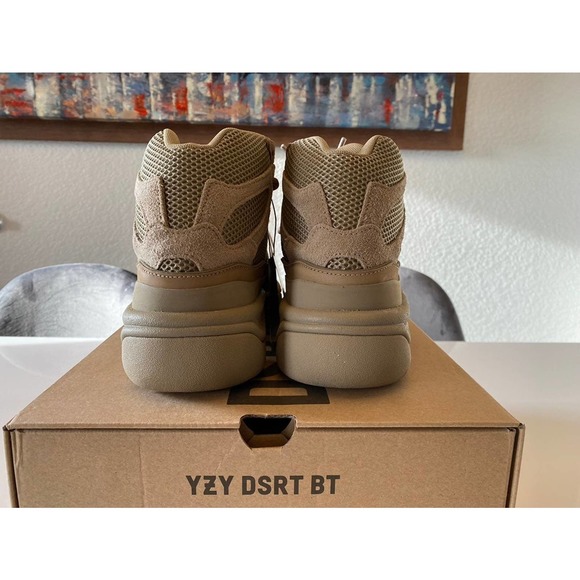 YEEZY DESERT BOOT - SZ 5.5 - AUTHENTIC - FAST SHIPPING